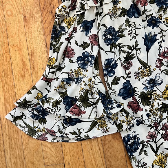 MISA Los Angeles Floral Off-Shoulder Mini Dress size large flutter bell sleeve - Picture 6 of 6